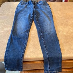 Womens Maurices jeans size medium regular inseam measures about 31”
